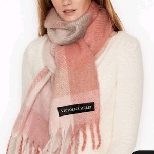 victoria’s secret pluch plaid scarf holiday 2020 82” x 12”. Really Soft